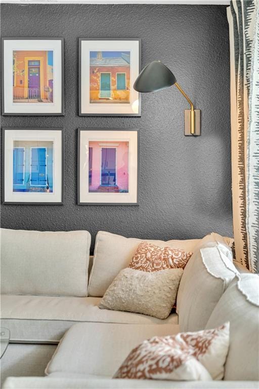 2833 St Charles Ave Unit 16, New Orleans, LA 70115 - living room featuring a textured wall