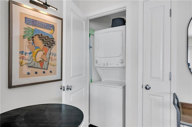 2833 St Charles Ave Unit 16, New Orleans, LA 70115 - washroom featuring stacked washing machine and dryer