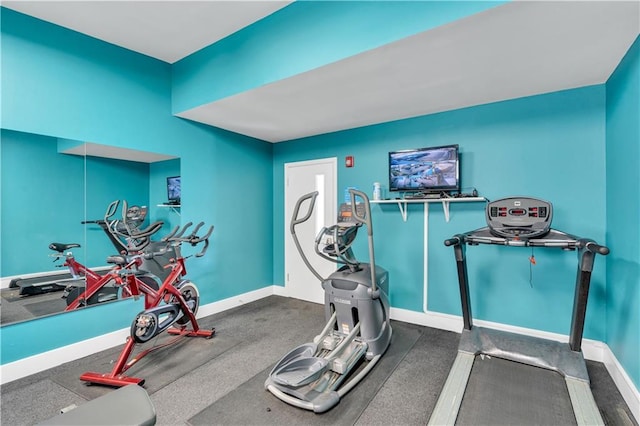 2833 St Charles Ave Unit 16, New Orleans, LA 70115 - exercise room featuring baseboards