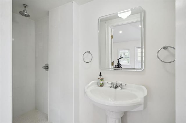 5537 Cherlyn Dr, New Orleans, LA 70124 - full bathroom featuring a shower stall and a sink