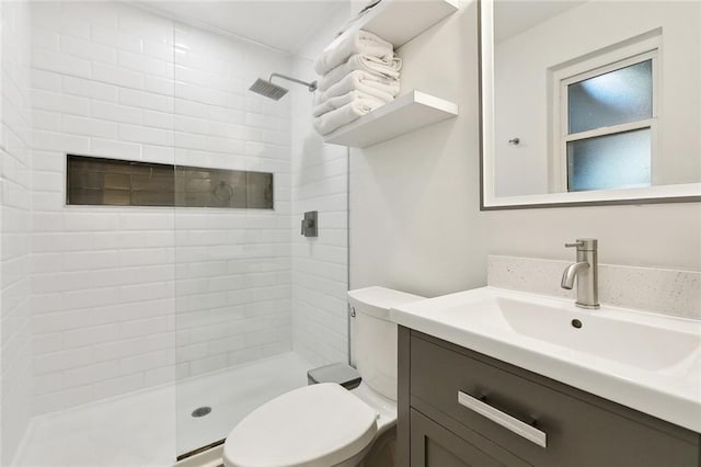 917 Belmont Pl, Metairie, LA 70001 - full bath with vanity and a tile shower