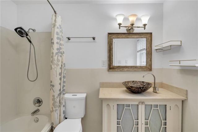 212 Nelson Dr, River Ridge, LA 70123 - full bathroom featuring shower / bath combo with shower curtain, toilet, and vanity
