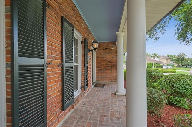 653 Fairfield Ave, Gretna, LA 70056 - view of covered porch