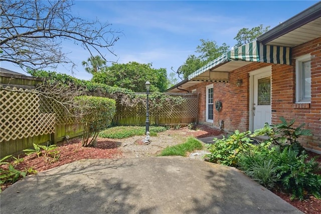 653 Fairfield Ave, Gretna, LA 70056 - view of yard with a patio area