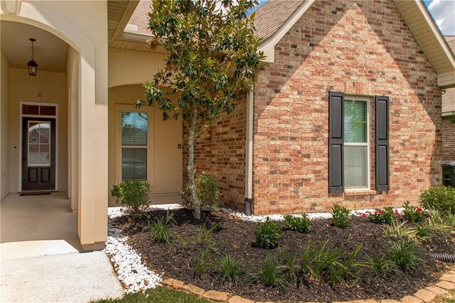 422 Scotch Pine Dr, Ponchatoula, LA 70454 - view of exterior entry with brick siding