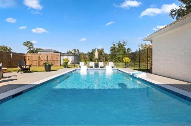 3508 Main St, La Place, LA 70068 - view of swimming pool with a patio