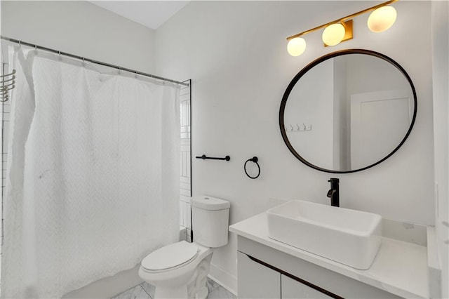 1039 Verret St, New Orleans, LA 70114 - full bathroom featuring vanity, toilet, curtained shower, and baseboards