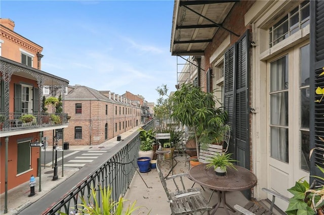 1138-1140 Chartres St, New Orleans, LA 70116 - balcony featuring a residential view