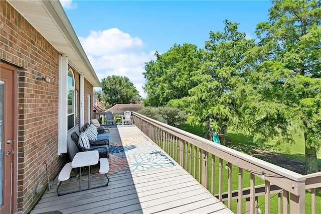 3740 Lake Lynn Dr, Gretna, LA 70056 - view of deck