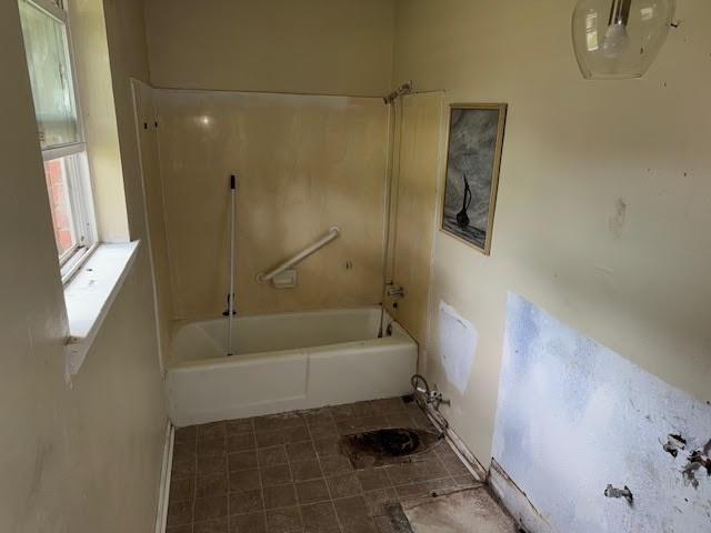 10836 Big Sur Dr, Baton Rouge, LA 70818 - bathroom with shower / bath combination