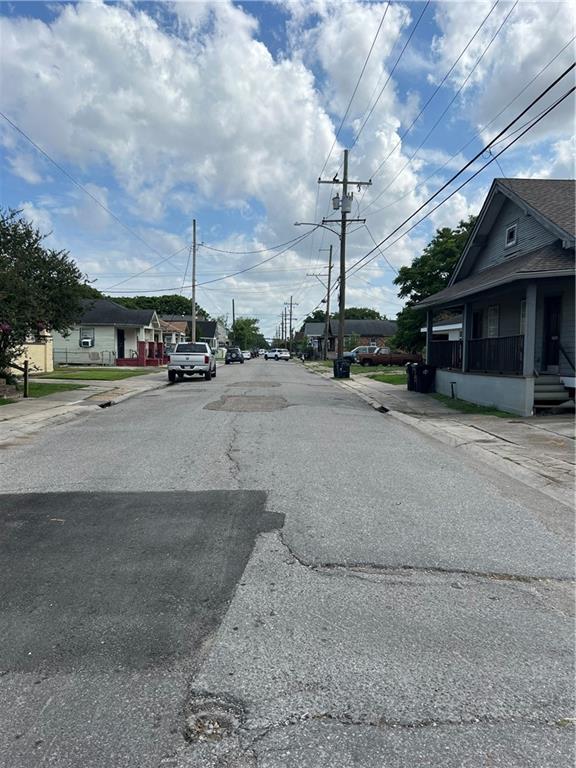 1728 Mazant St, New Orleans, LA 70117