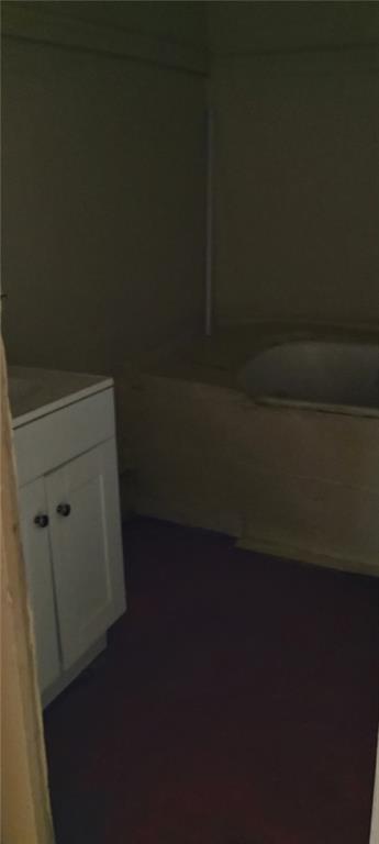 182224 Frenchmen St, New Orleans, LA 70116 - bathroom featuring vanity and a bath