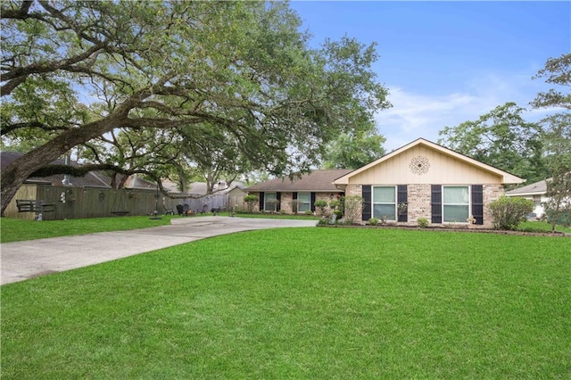 553 Manchester Dr, Slidell, LA 70461 - ranch-style home featuring brick siding and concrete driveway