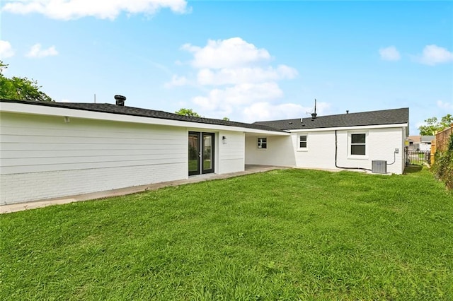 1221 Gaudet Dr, Marrero, LA 70072 - back of property with a patio and brick siding
