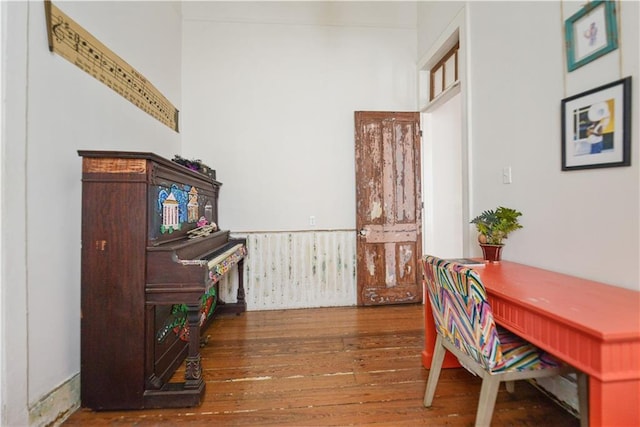 210911 Josephine St, New Orleans, LA 70113 - home office with hardwood / wood-style flooring
