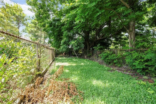 4716-18 Burgundy St, New Orleans, LA 70117 - view of yard