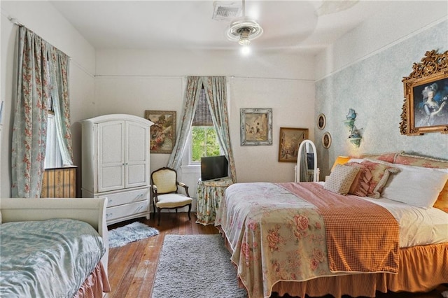 4501 Canal St, New Orleans, LA 70119 - bedroom with hardwood / wood-style flooring