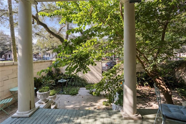 4501 Canal St, New Orleans, LA 70119 - view of yard