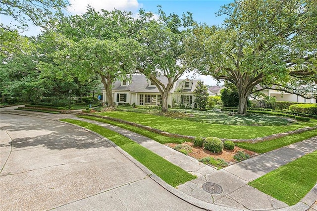 105 Mulberry Dr, Metairie, LA 70005 - view of front facade featuring a front yard