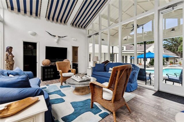 105 Mulberry Dr, Metairie, LA 70005 - living area with wood finished floors