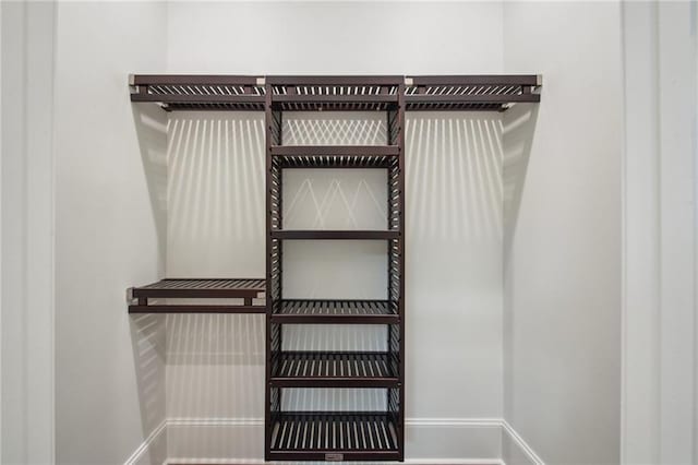 1015 Cadiz St, New Orleans, LA 70115 - view of closet