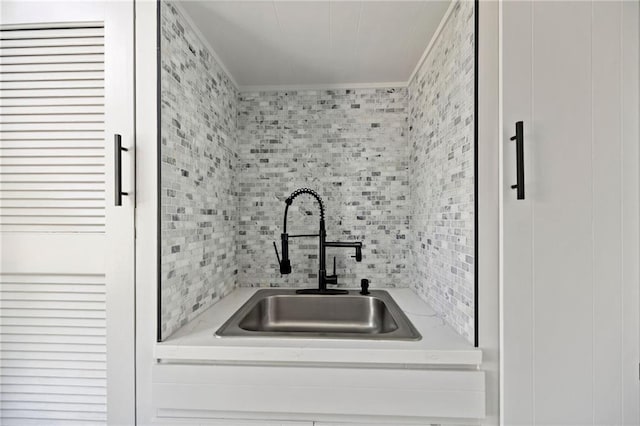 215 N 6th St, Ponchatoula, LA 70454 - bar area with a sink and ornamental molding