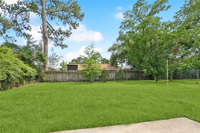 119 N Queens Dr, Slidell, LA 70458 - view of yard