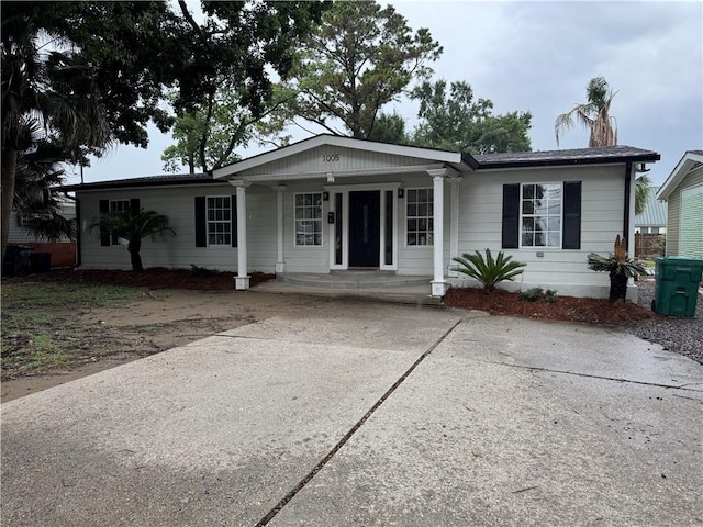 1005 David Dr, Metairie, LA 70003 - ranch-style house featuring a porch