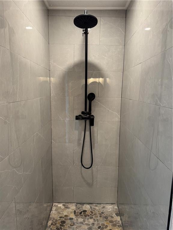 1005 David Dr, Metairie, LA 70003 - bathroom view of a tile shower