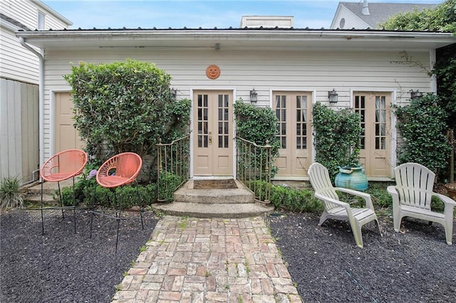 5936 Chestnut St, New Orleans, LA 70115 - doorway to property with french doors