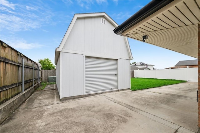 3816 Jean Lafitte Pkwy, Chalmette, LA 70043 - view of garage