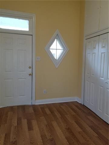 2607 Soniat St, New Orleans, LA 70115 - entryway with wood finished floors and baseboards