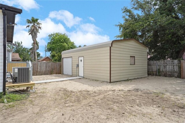 2327 Pauline St, New Orleans, LA 70117 - view of detached garage