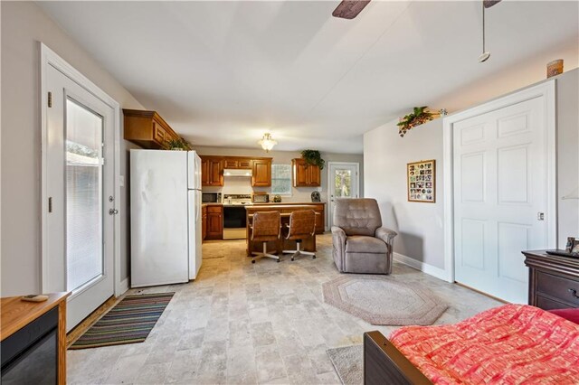 2108 Washington St, Franklinton, LA 70438 - living room with baseboards