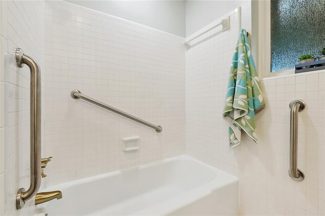 4905 Haring Ct, Metairie, LA 70006 - bathroom with shower / bathtub combination