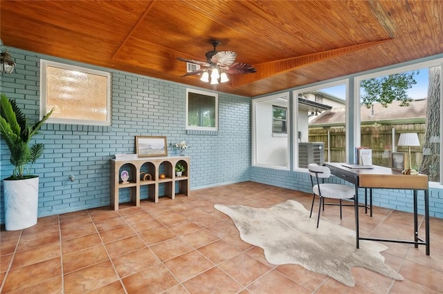 4905 Haring Ct, Metairie, LA 70006 - sunroom with healthy amount of natural light