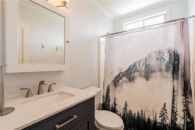 1017 Marian Ave, Metairie, LA 70001 - full bathroom featuring ornamental molding, vanity, toilet, and curtained shower