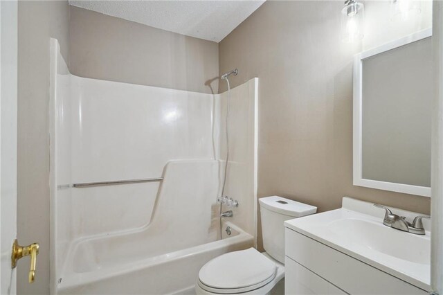 4124 Ames Blvd, Marrero, LA 70072 - full bath featuring bathtub / shower combination, vanity, and toilet