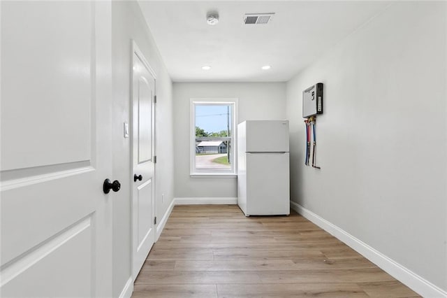 2925 Barataria Blvd, Marrero, LA 70072 - hall featuring light wood-type flooring, baseboards, and recessed lighting