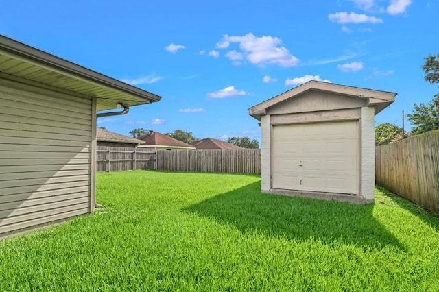 929 Carnation Ave, Metairie, LA 70001 - fenced backyard featuring a storage shed