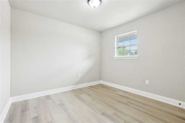 620 River Oaks Dr, New Orleans, LA 70131 - empty room featuring light wood-type flooring and baseboards