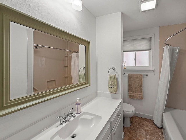 1104 Sena Dr, Metairie, LA 70005 - full bathroom with vanity, toilet, shower / tub combo with curtain, and baseboards