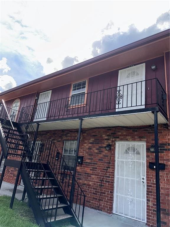 70915 S Gayoso St, New Orleans, LA 70119 - view of property with stairs