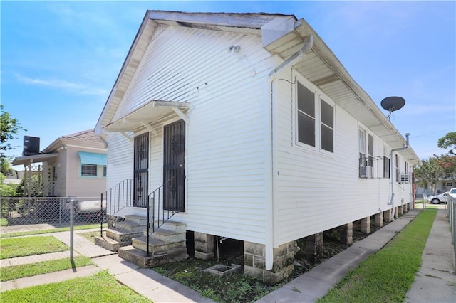 233537 Jasmine St, New Orleans, LA 70122 - view of side of home with entry steps