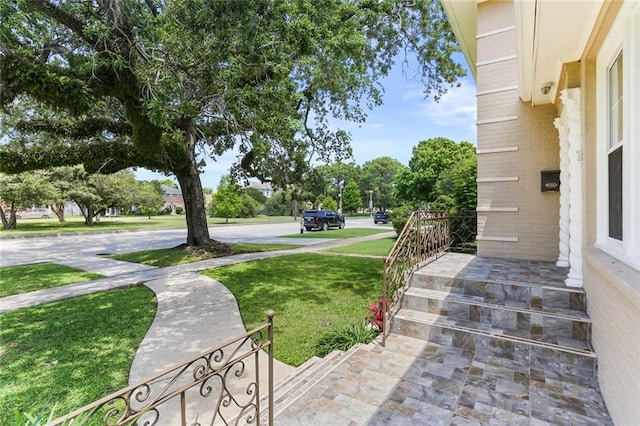 6141 Canal Blvd, New Orleans, LA 70124 - view of grassy yard