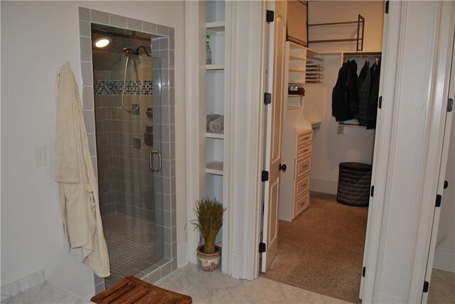 6925 Canal Blvd, New Orleans, LA 70124 - full bath with a shower stall and a spacious closet