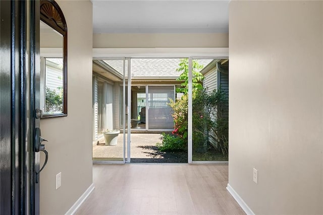 5705 Lafreniere St, Metairie, LA 70003 - foyer featuring wood finished floors and baseboards