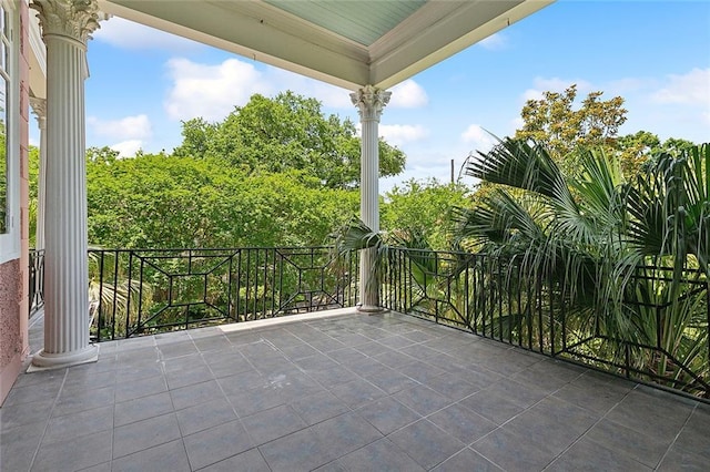 1633 Dufossat St, New Orleans, LA 70115 - view of patio / terrace