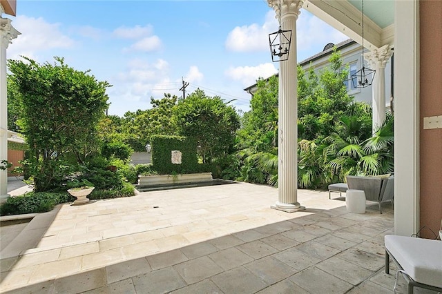 1633 Dufossat St, New Orleans, LA 70115 - view of patio