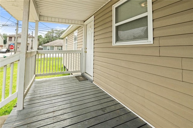401 Oak Ave, Harahan, LA 70123 - wooden deck with a yard